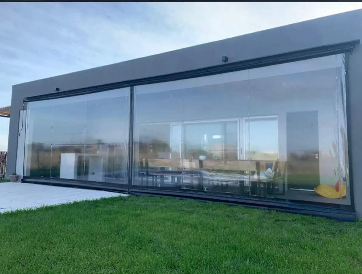 Toldo vertical en una galería