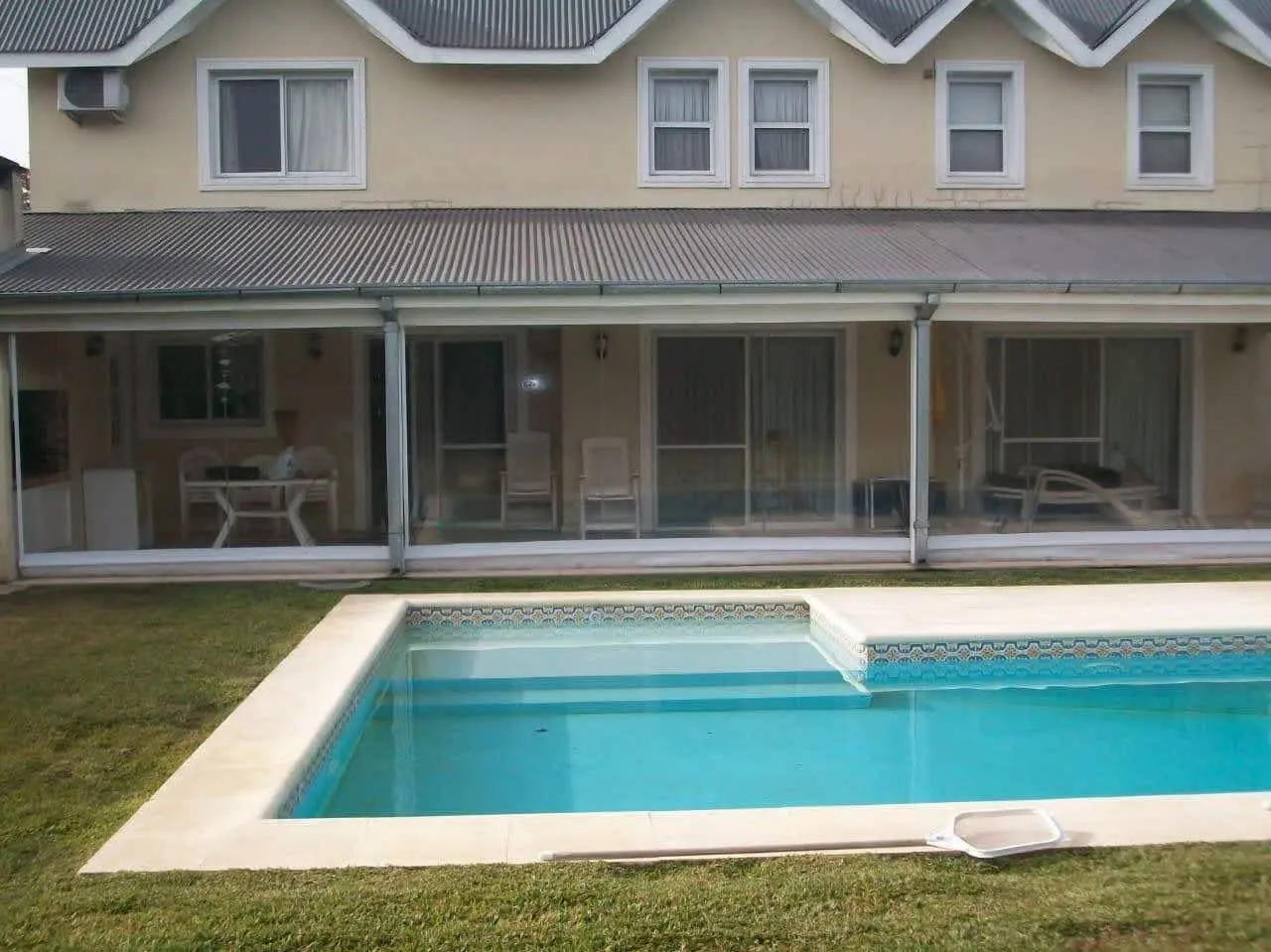 Toldo vertical instalado